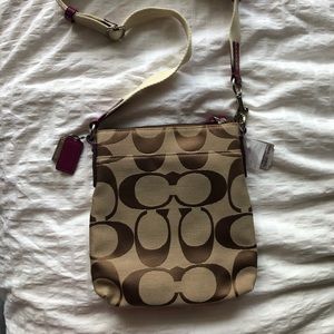 Coach Bags - Coach Signature Swingback purse handbag Coach Bags - Coach Signature Swingback purse handbag